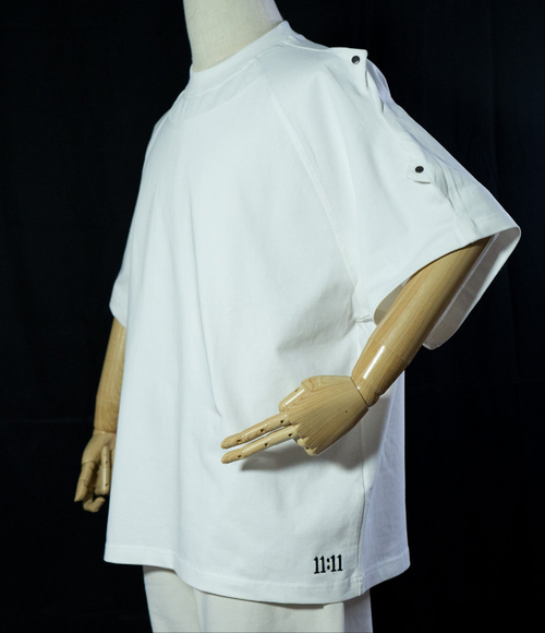 Arm stud white oversized T-shirt